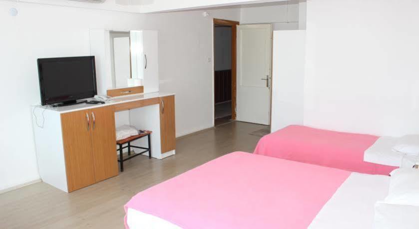 ילובה Hotel Ulke מראה חיצוני תמונה
